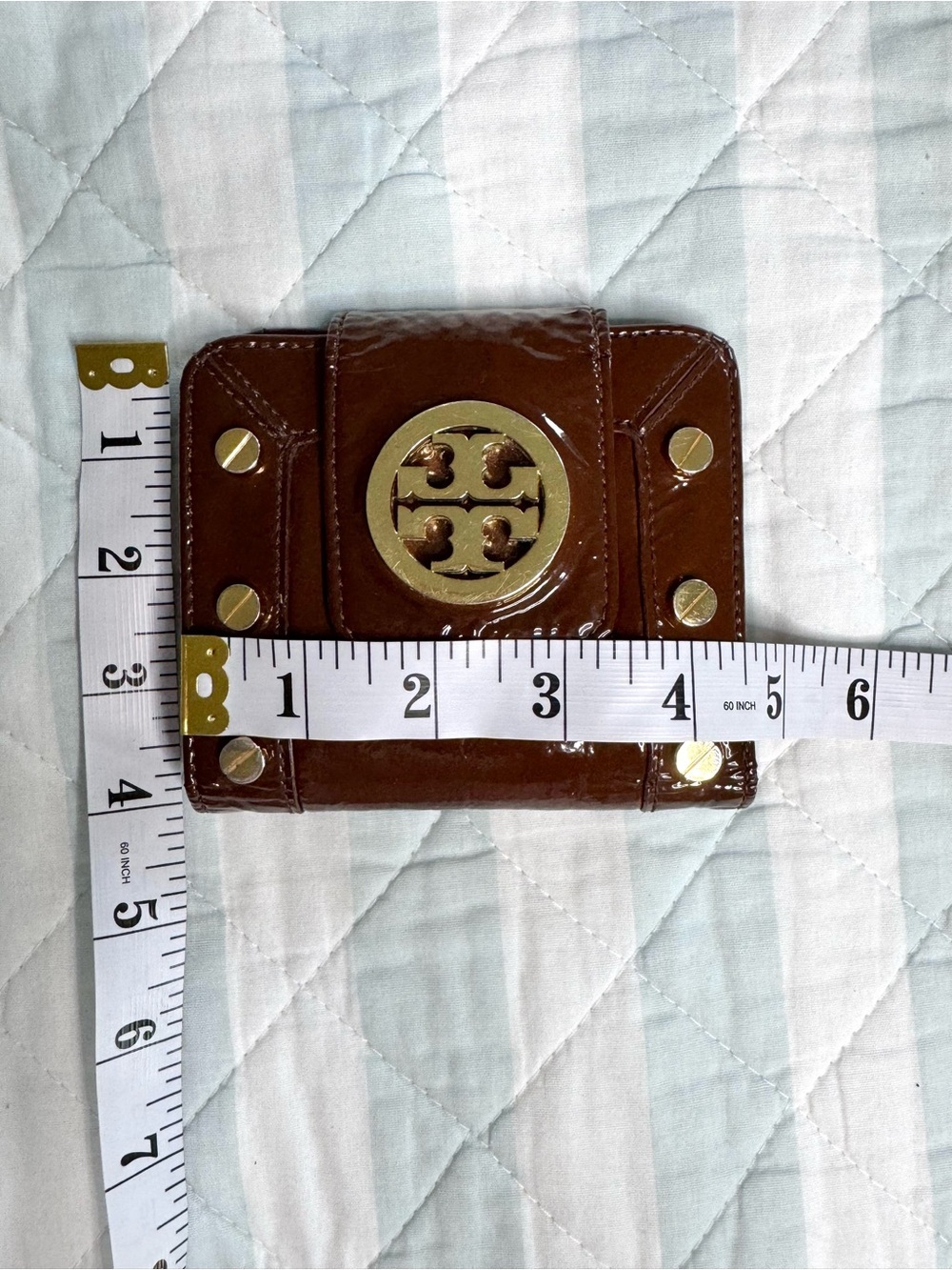 Tory Burch Patent Leather Logo Bifold Wallet Chocolate Brown Gold Hardware - Picture 10 of 11